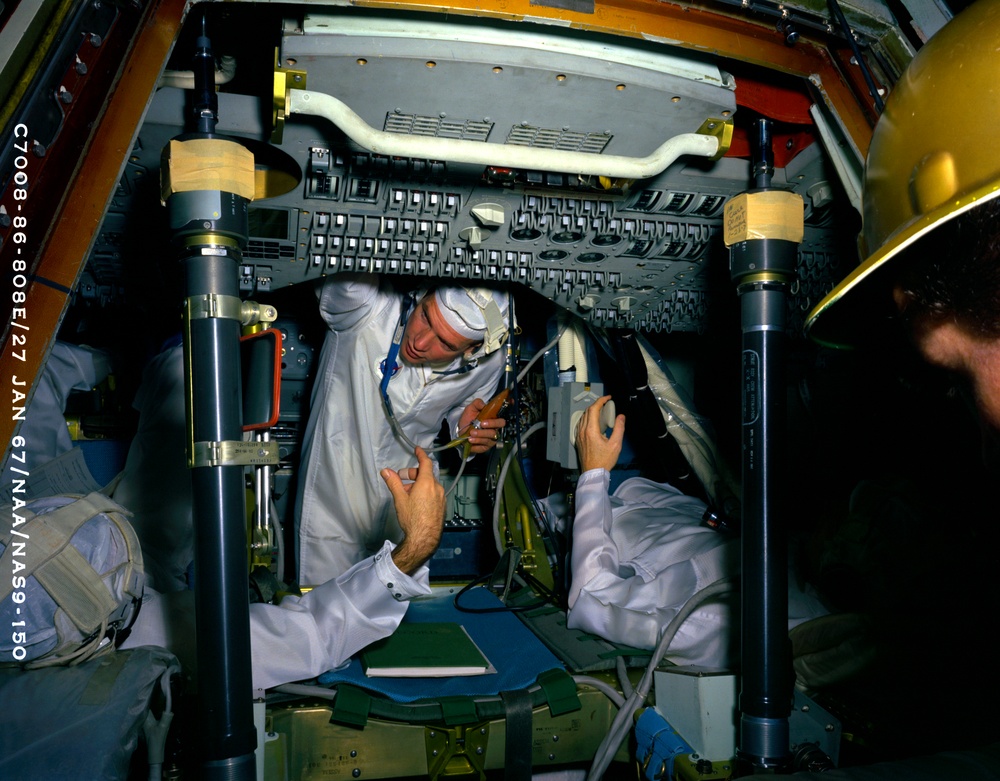 COMMAND MODULE - APOLLO - INTERIOR - SPACECRAFT S/C 101 - PANEL - CONTROL - NORTH AMERICAN AVIATION NAA, CA
