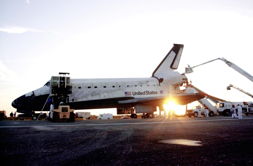 STS-109 landing view