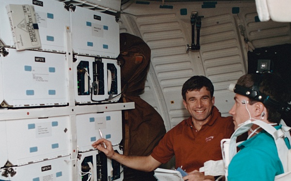 DSO 201 - Krikalev and Sega in the Spacehab module