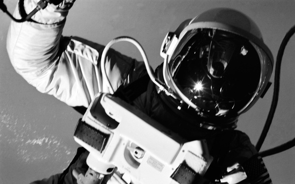 EVA - ASTRONAUT EDWARD H. WHITE II - MISC. - OUTER SPACE