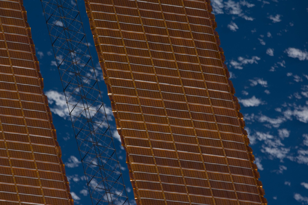 Fly-around view of the ISS by the STS-127 crew
