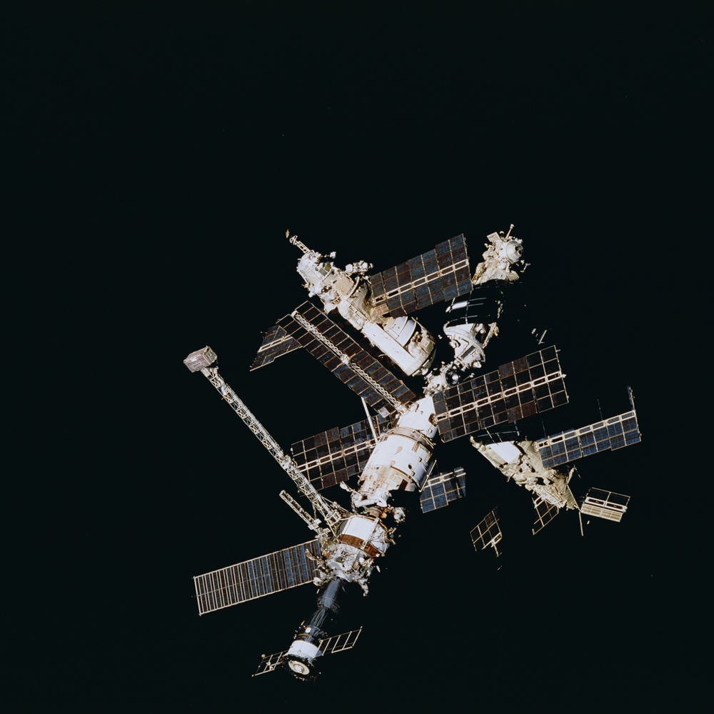 Full view of the Mir space station