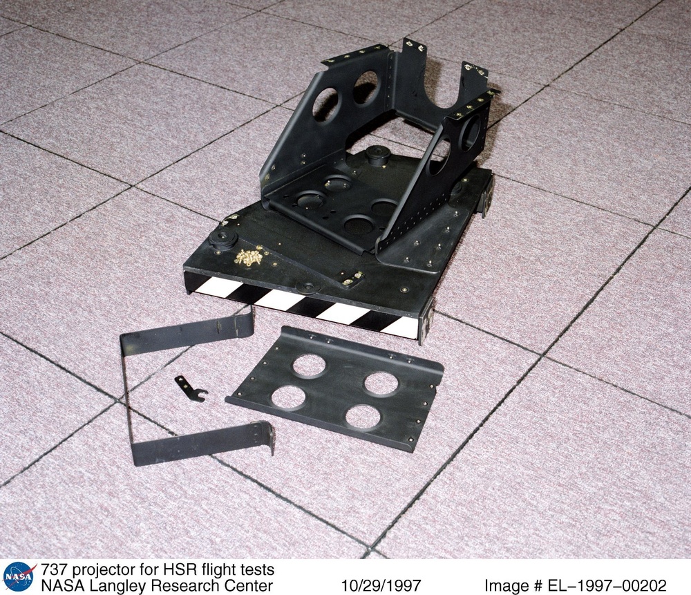 737 projector for HSR flight tests