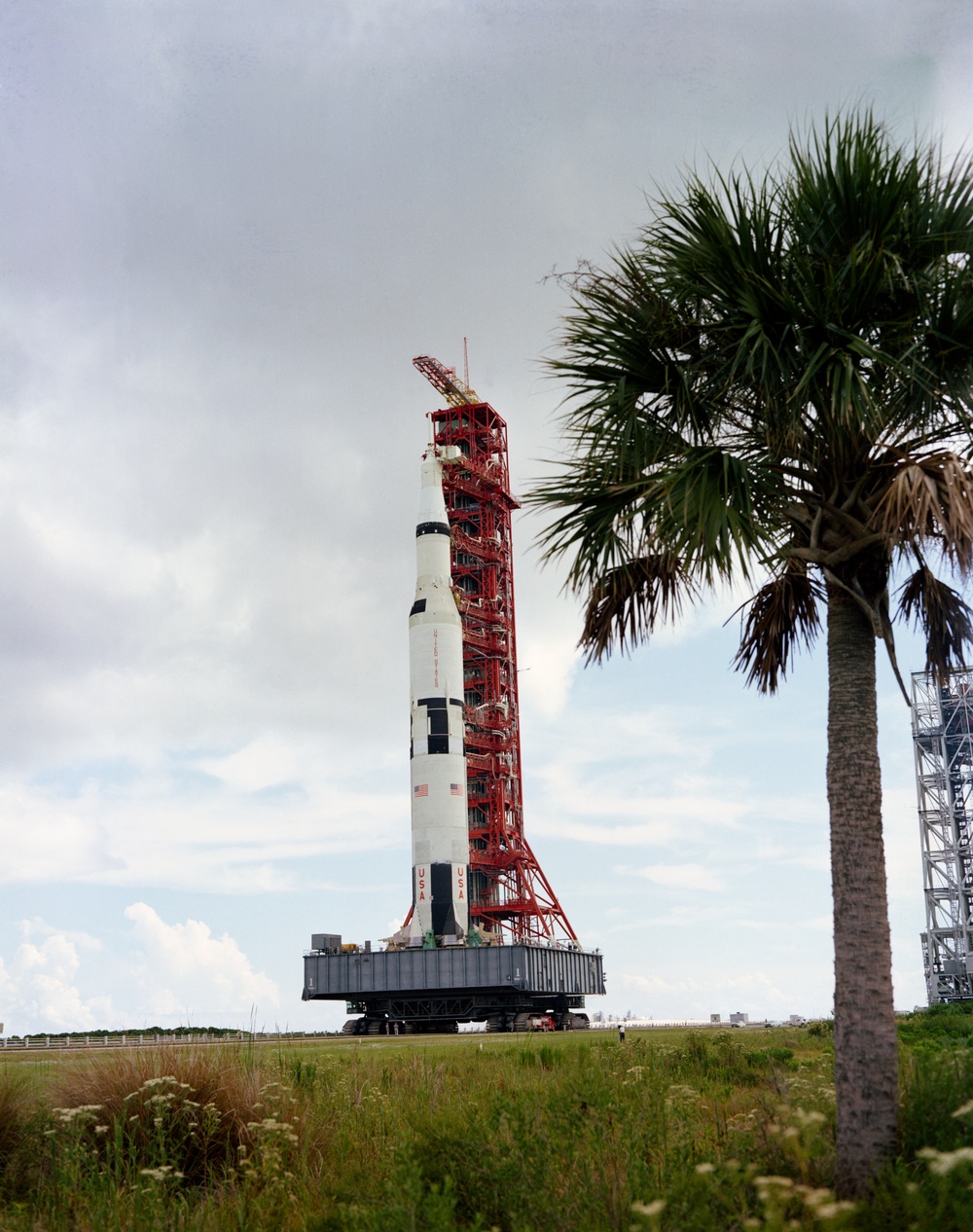APOLLO/SATURN A/S MISSION 4 501 ROLLOUT - LAUNCH COMPLEX 39A - CAPE