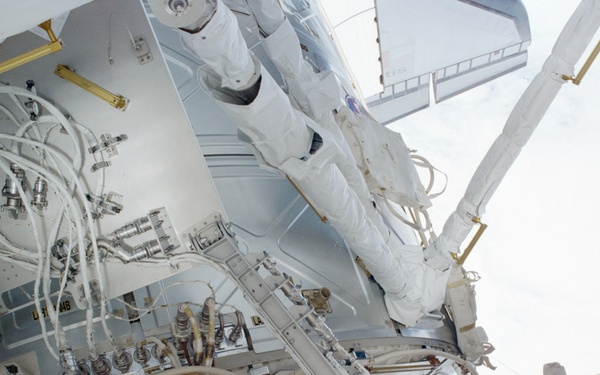 View of the aft avionics tray between the Z1 and S0 Trusses taken during the fourth EVA of STS-110