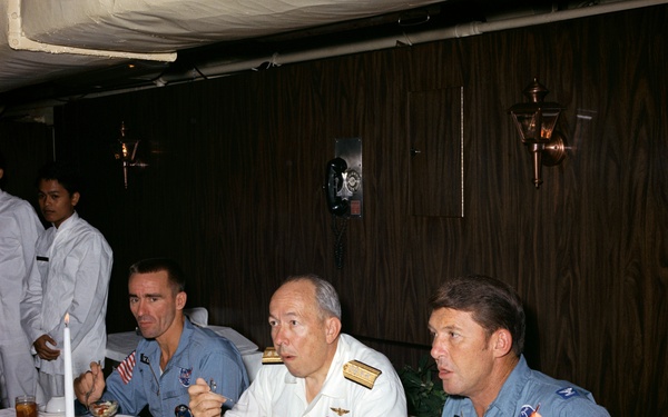 RECOVERY -  APOLLO 7 RECEPTION