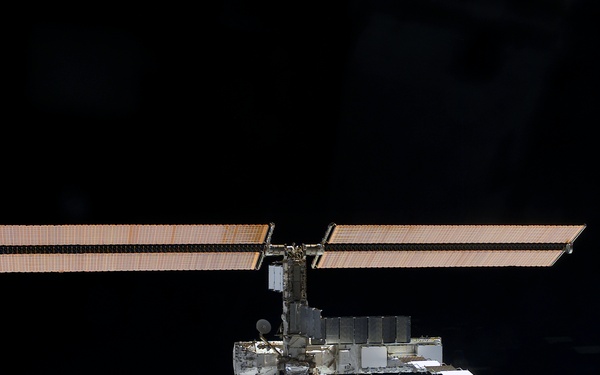 Flyaround view of ISS zenith aft and port sides