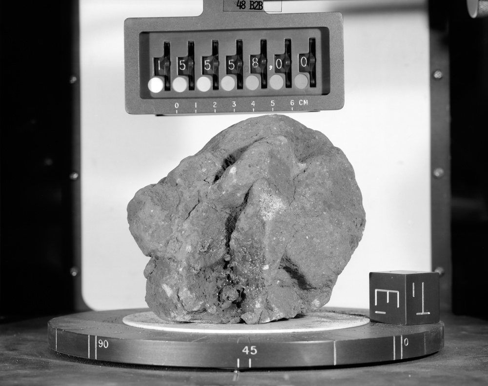 LUNAR SAMPLE - APOLLO 15 ROCK #15558