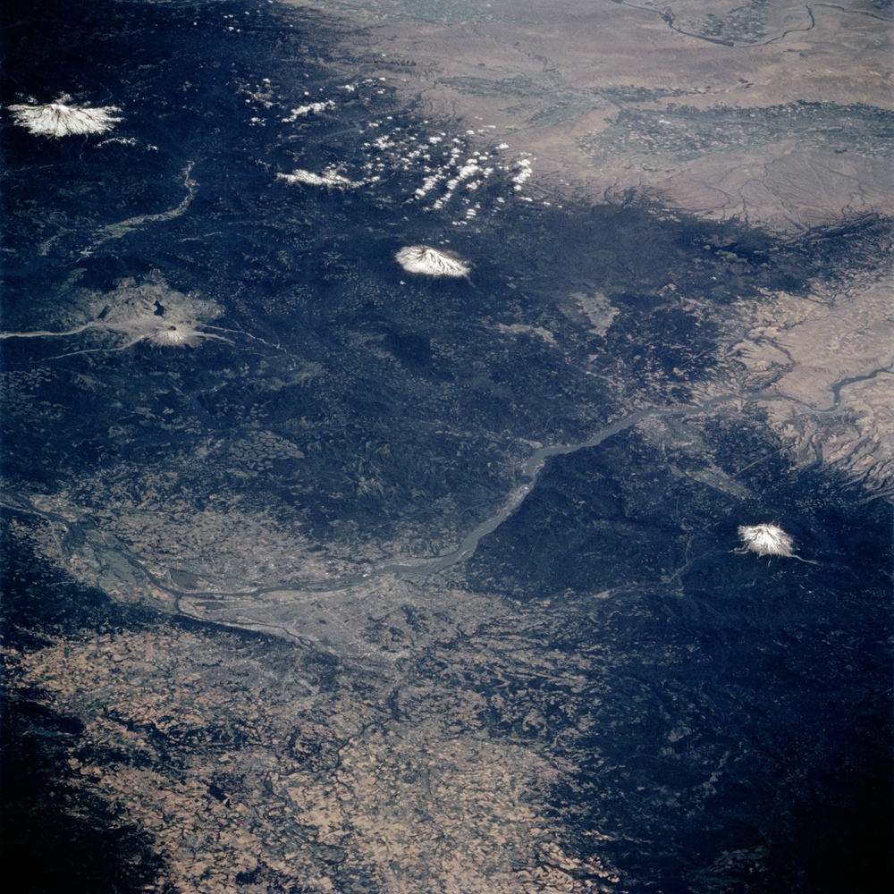 Earth observations taken from orbiter Discovery during STS-85 mission