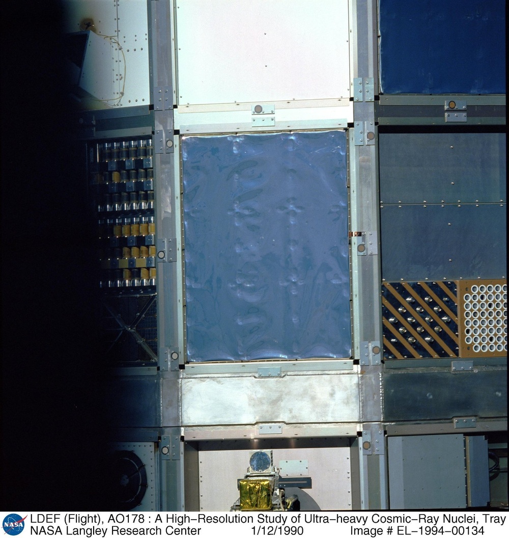 LDEF (Flight), AO178 : A High-Resolution Study of Ultra-heavy Cosmic-Ray Nuclei, Tray D01