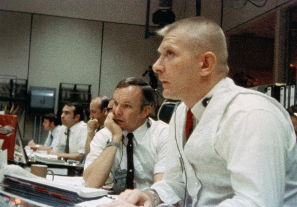 TV PICTURES - APOLLO XVI MISSION OPERATIONS CONTROL ROOM [MOCR] &amp; SUPPORT ROOM - JSC