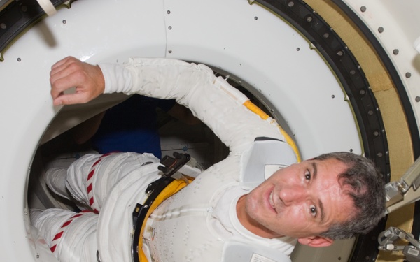 STS-125 MS1 Good in the MDDK after EVA2