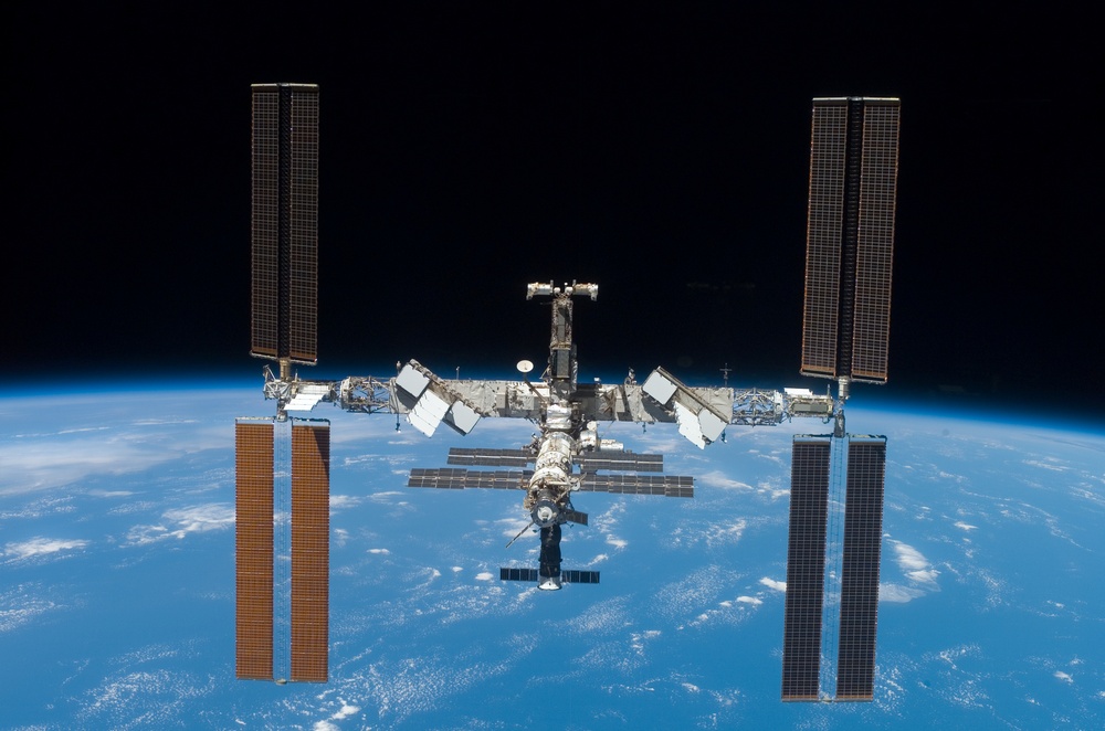 STS-117 Space Shuttle Atlantis leaves the ISS