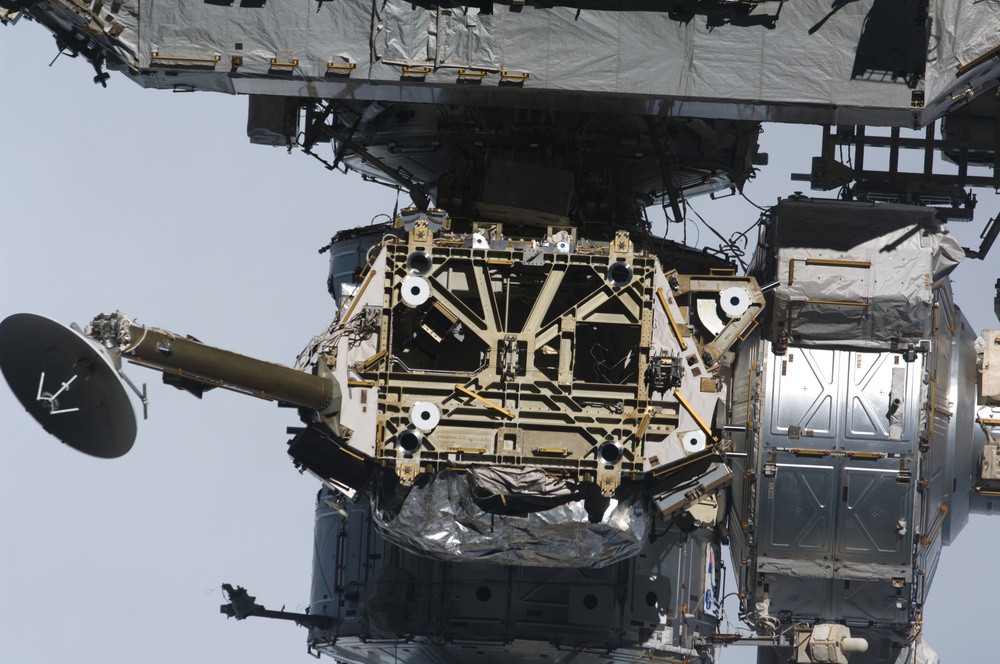 Fly-around view of the ISS by the STS-127 crew