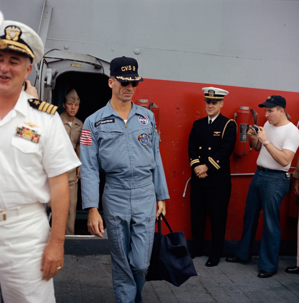 RECOVERY -  APOLLO 7 RECEPTION