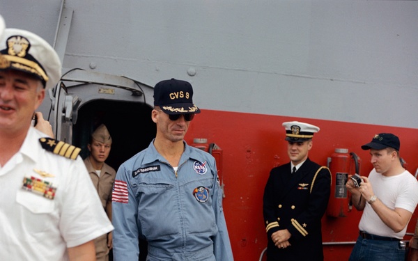 RECOVERY -  APOLLO 7 RECEPTION