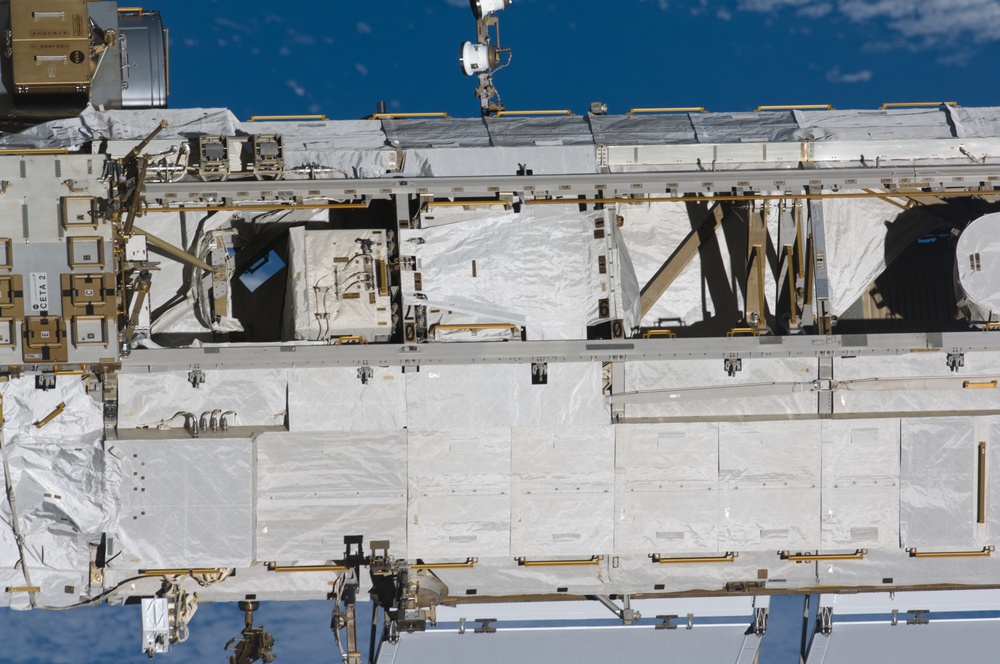 Fly-around view of the ISS by the STS-127 crew