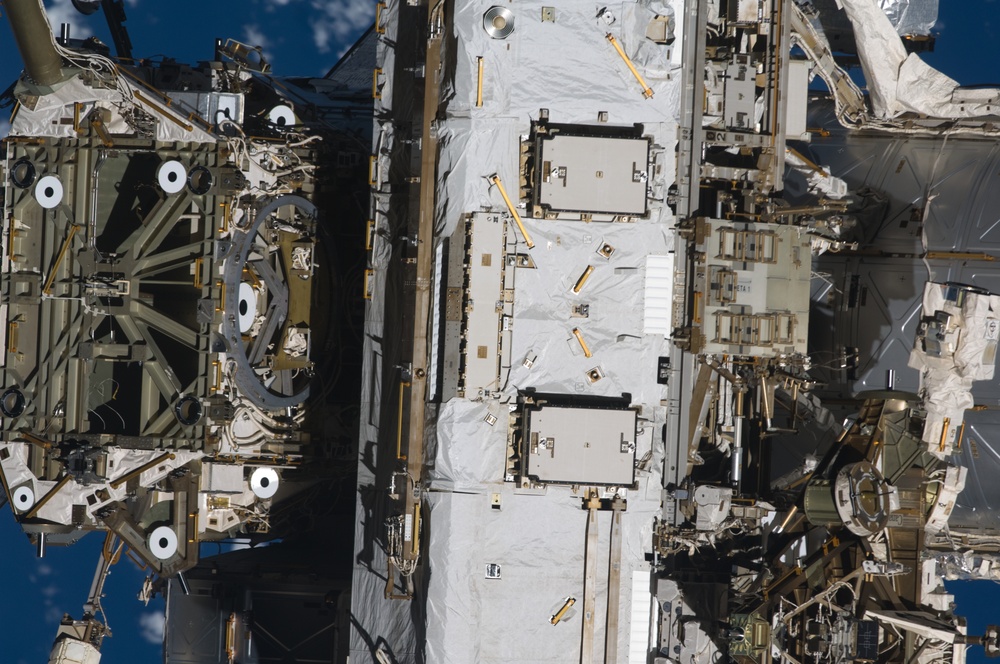 Fly-around view of the ISS by the STS-127 crew