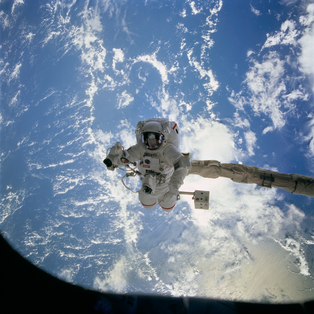 Views taken during the STS-69 EVA