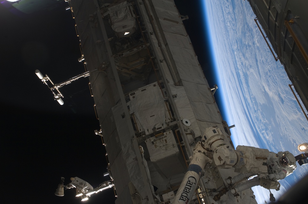 STS-119 Extravehicular Activity EVA 3 GAT SSRMS LEE B Snare Lubrication OPS