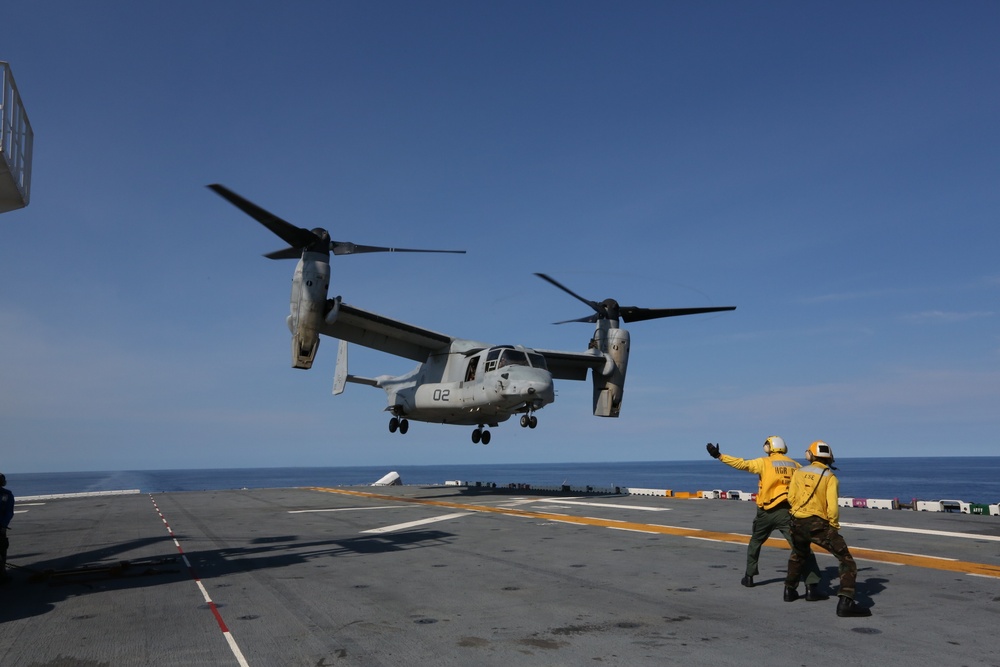 MV-22 Osprey takes off from USS Kearsarge