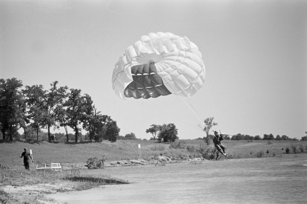 Crew Training- Apollo General parachute