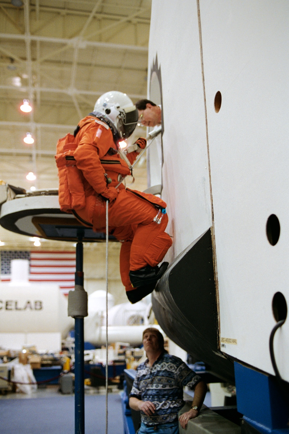 Emergency crew escape system documented in shuttle mockup