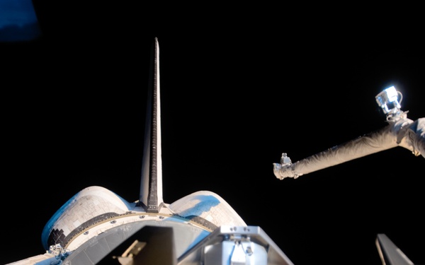 Endeavour SRMS during STS-126 Survey OPS