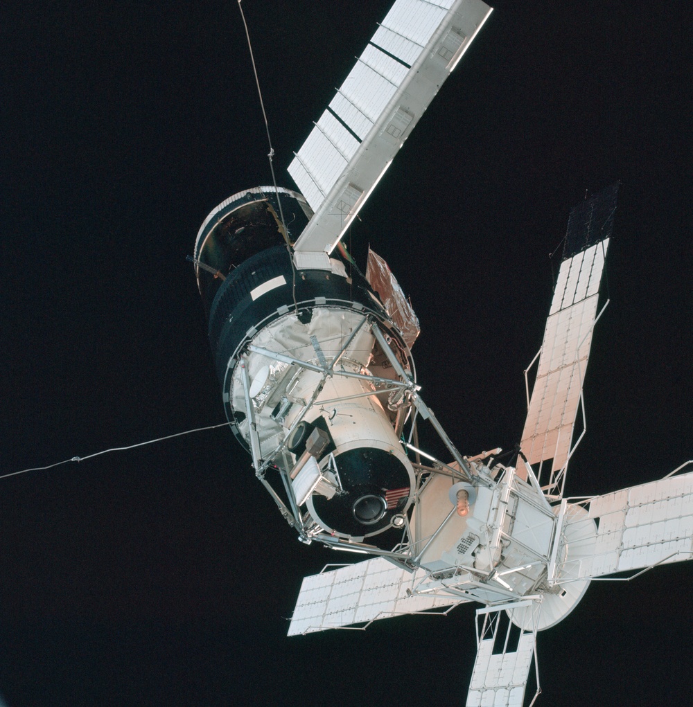 Skylab 3,Skylab views during rendezvous and flyaround