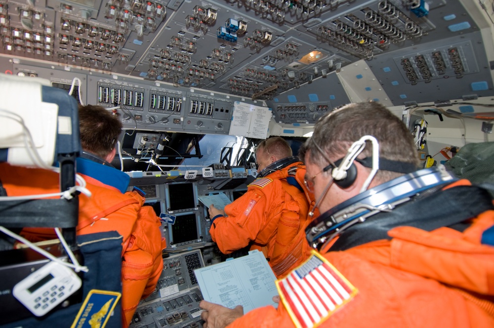 Ferguson, Boe and Bowen on FD during STS-126