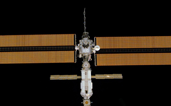 Views of nadir side of the ISS during the final flyaround of STS-97