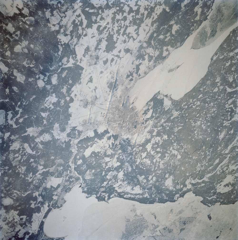 Earth observations during STS-60