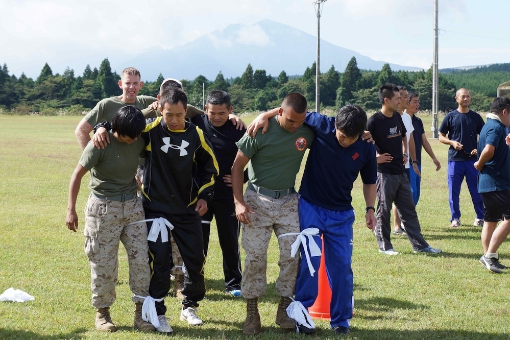 Social event brings Marines, Japan defense members together