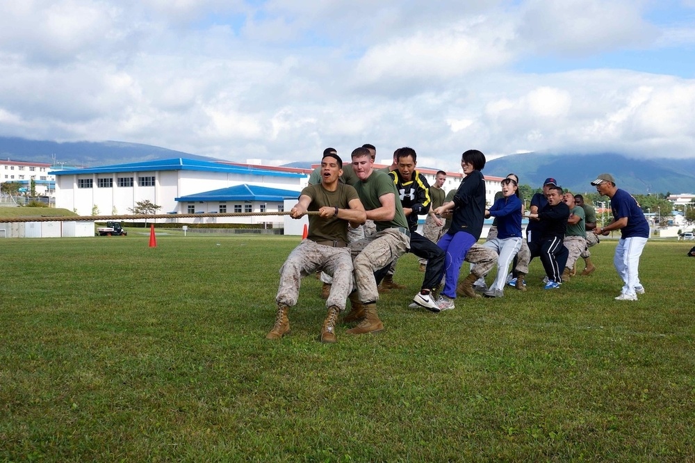 Social event brings Marines, Japan defense members together