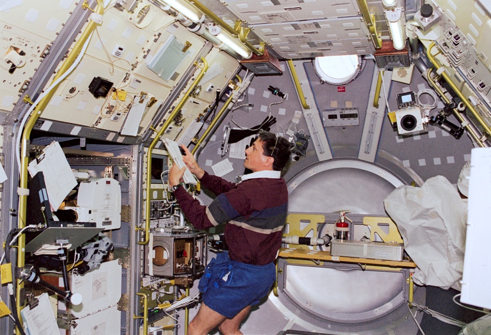 MGBX - MS Thomas in Spacelab