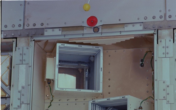 LDEF (Postflight), AO038 : Interstellar Gas Experiment, Tray H09