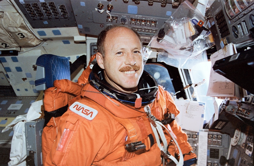 Commander Ken Bowersox and Pilot Kent Rominger during deorbit preparations