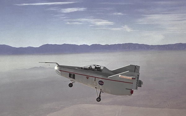 M2-F1 in flight