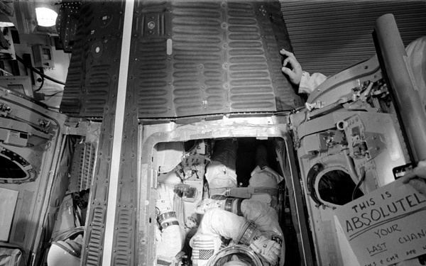 GORDON, RICHARD F., ASTRONAUT - MISC. - GT-11