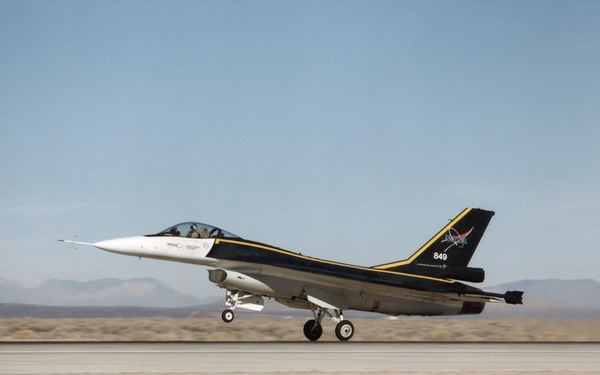 F-16XL ship #1 (#849) takes off for first flight of the Digital Flight Control System (DFCS)