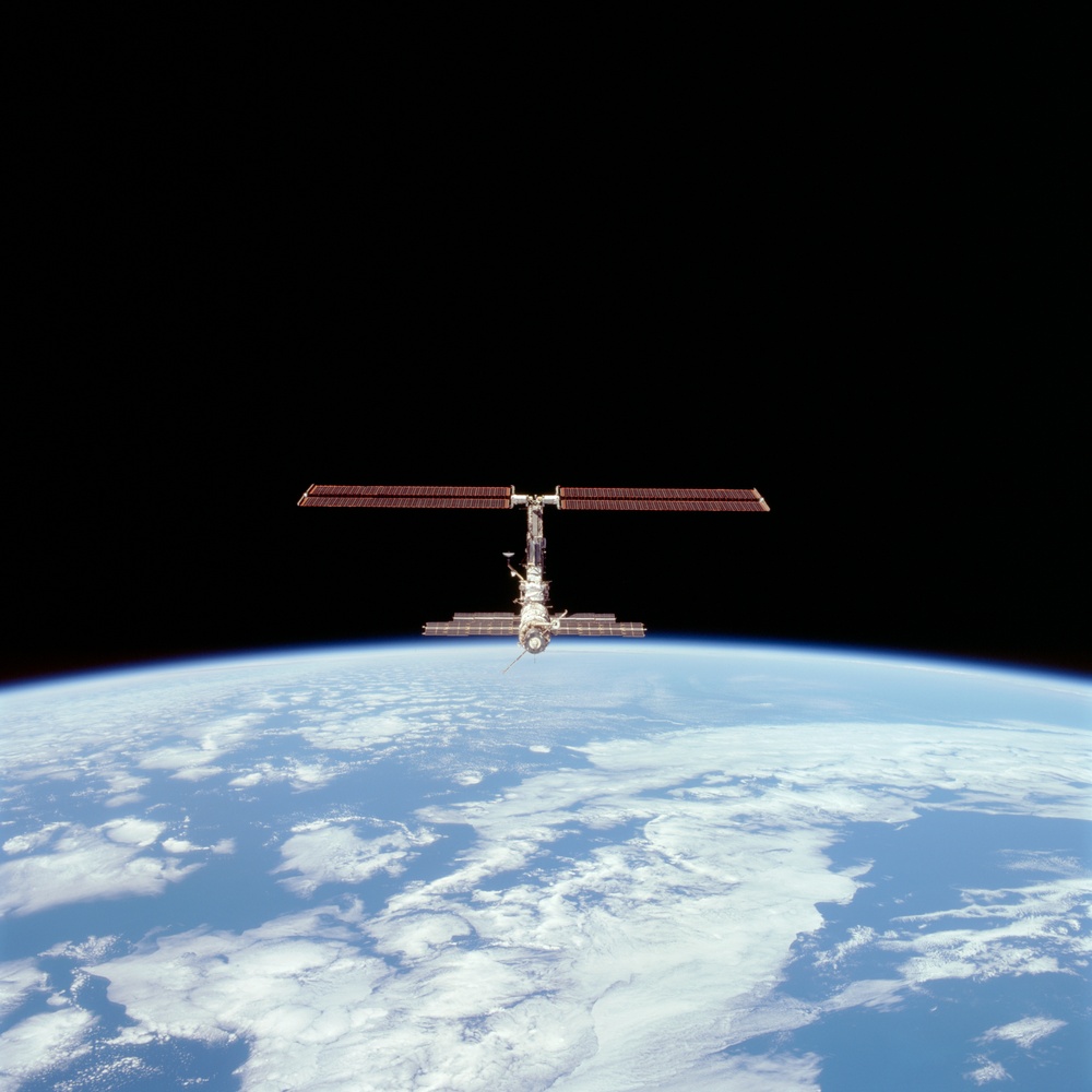 Views of the ISS during Endeavour's final flyaround for STS-97