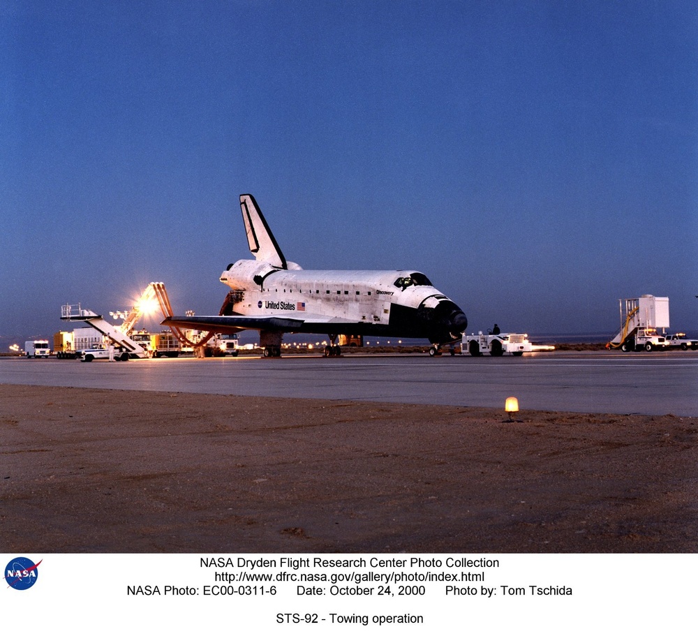 STS-92 - Towing operation