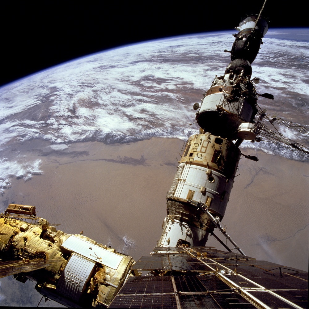 Mir Space Station survey during STS-76 mission