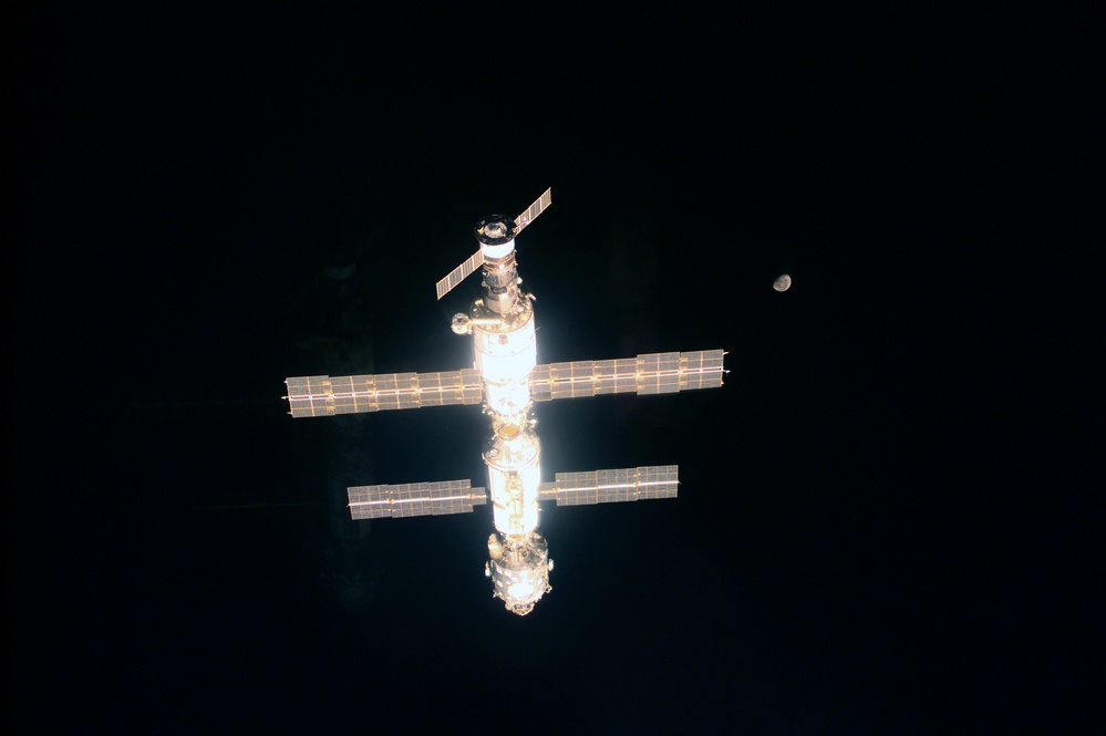 View of the ISS as Atlantis makes its closing fly around during STS-106