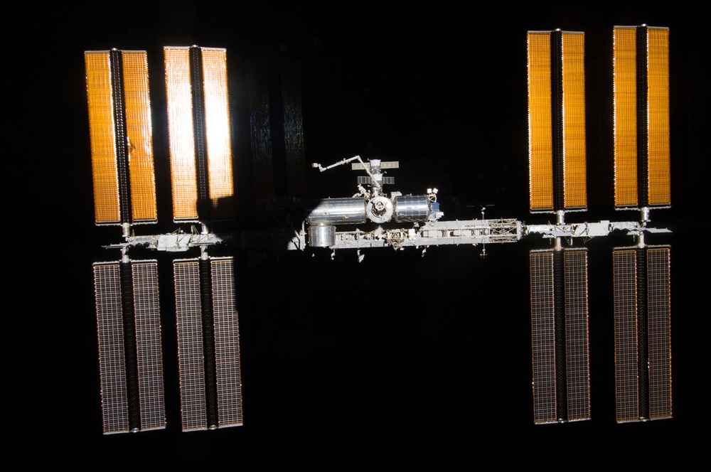 Fly-around view of the ISS by the STS-127 crew