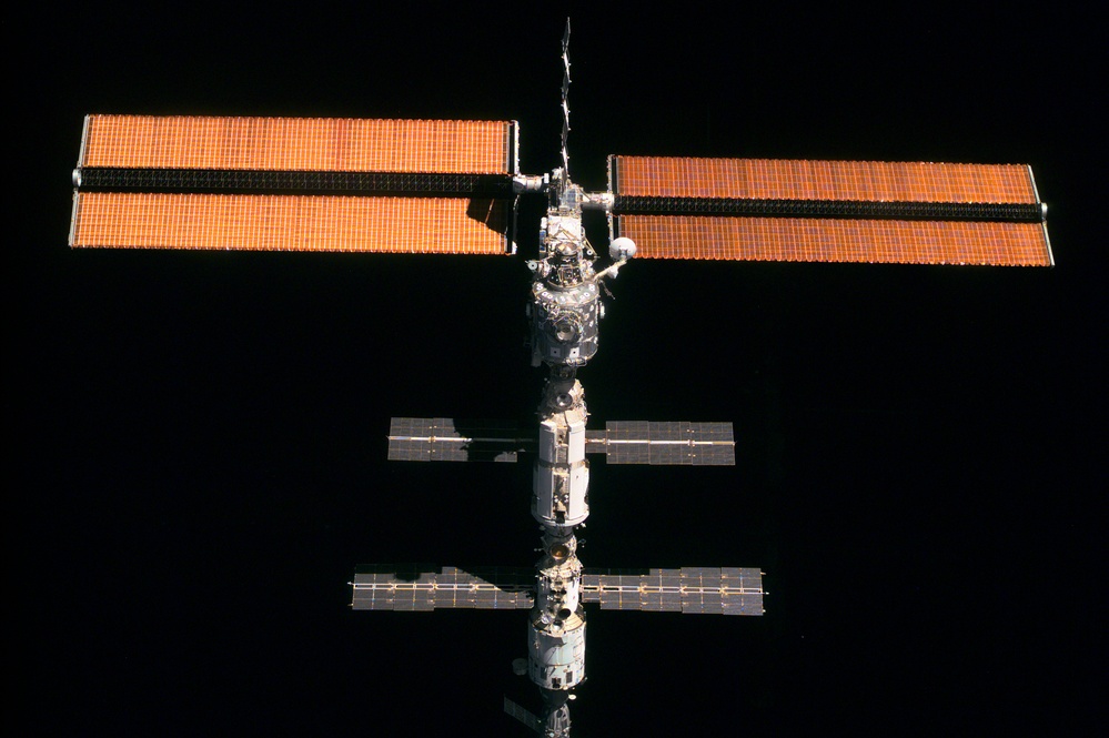 Views of nadir side of the ISS during the final flyaround of STS-97