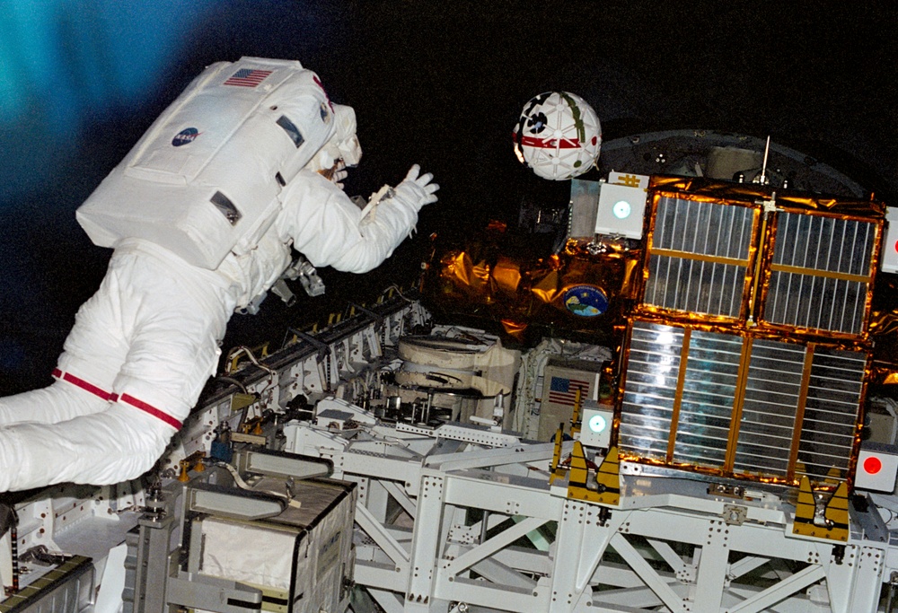 Second EVA activities include Small ORU OPS and AERCam/Sprint activity