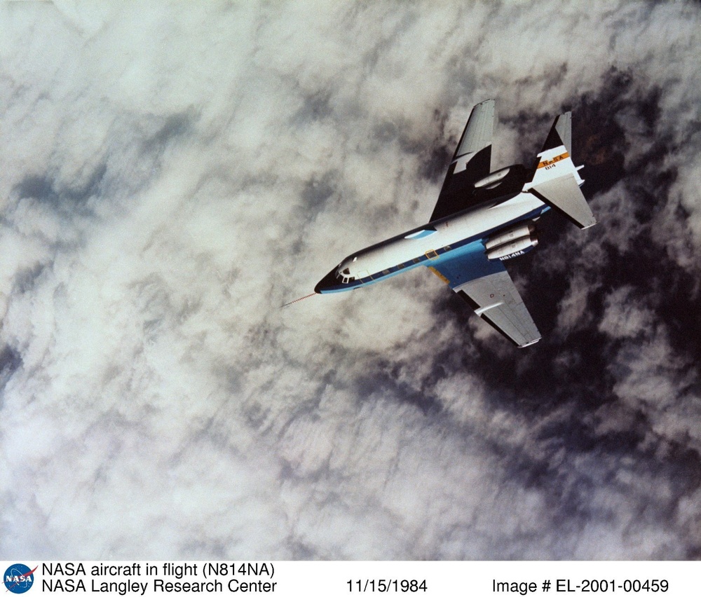 NASA aircraft in flight (N814NA)