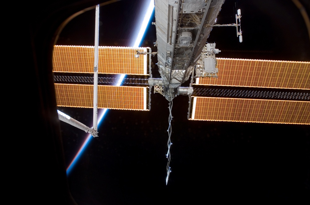 Blurred view of P6 truss during EVA 1