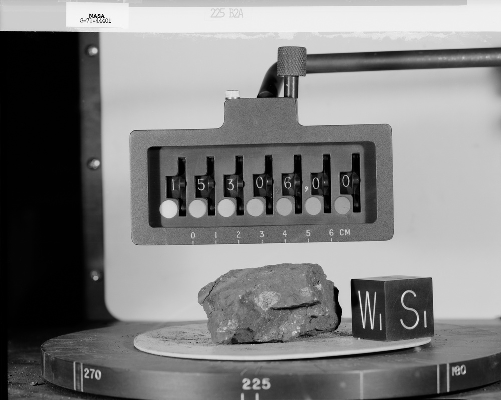 LUNAR SAMPLE - APOLLO 15 ROCK #15306